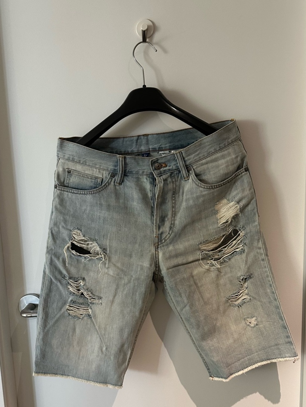 H&M Light Gray Distressed Men's Denim Shorts